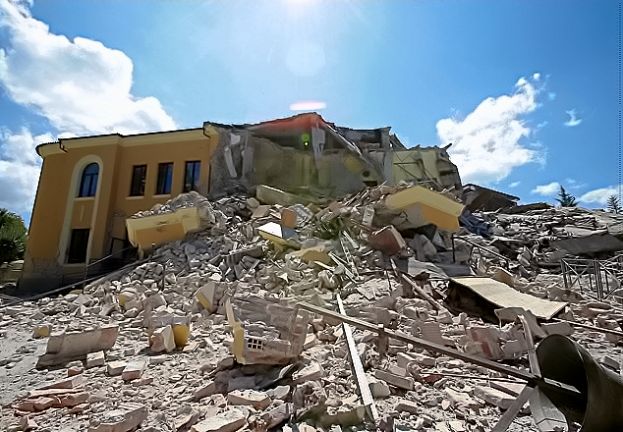 ALTRA FORTE SCOSSA DI MAGNITUDO 4.4 NELLE MARCHE. NUOVI CROLLI ALLA SCUOLA DI AMATRICE