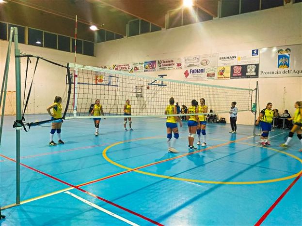 VOLLEY CARSOLI, UNA SCONFITTA ONOREVOLE CONTRO IL PINETO CHE LASCIA BEN SPERARE PER IL PROSIEGUO DEL CAMPIONATO(FOTO)