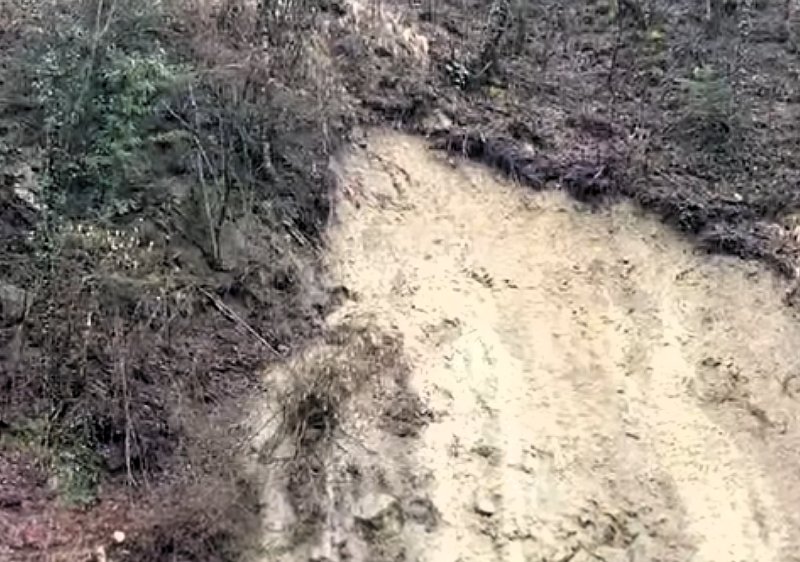 Smottamento a via delle Ripi