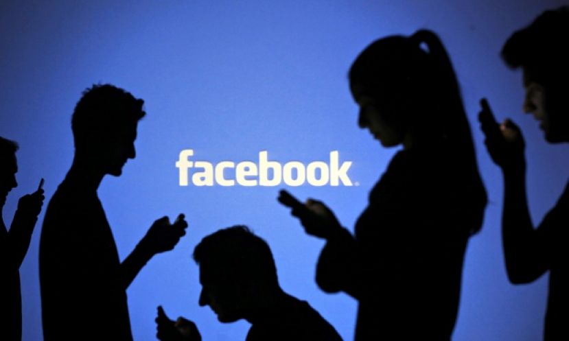 LA UE POTREBBE VIETARE FACEBOOK AI MINORI DI SEDICI ANNI