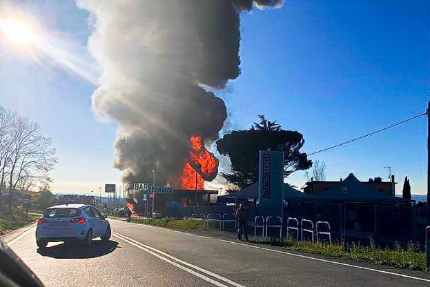 Il distributore di gpl a fuoco