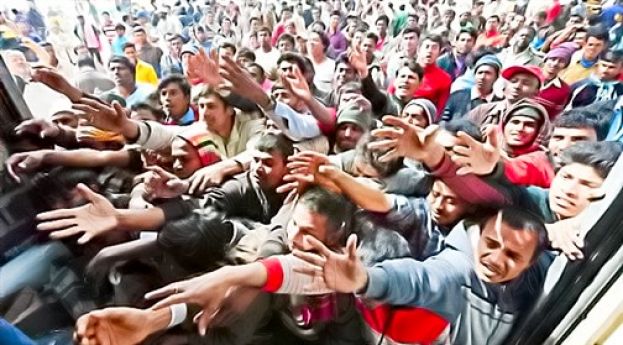 IL CARTELLO DEL PARROCO DI GORINO SULLA PORTA DELLA CHIESA PER GLI IMMIGRATI: "TORNATEVENE AL VOSTRO CALIFFATO"