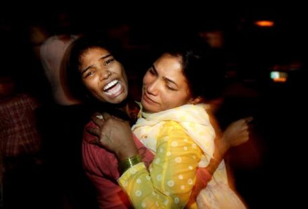 PAKISTAN: KAMIKAZE FA STRAGE TRA CRISTIANI CHE CELEBRANO LA PASQUA, 56 MORTI, MAGGIOR PARTE DONNE E BAMBINI