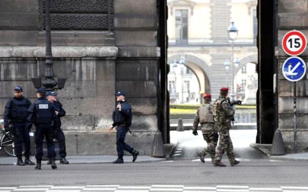 Militari in perlustrazione
