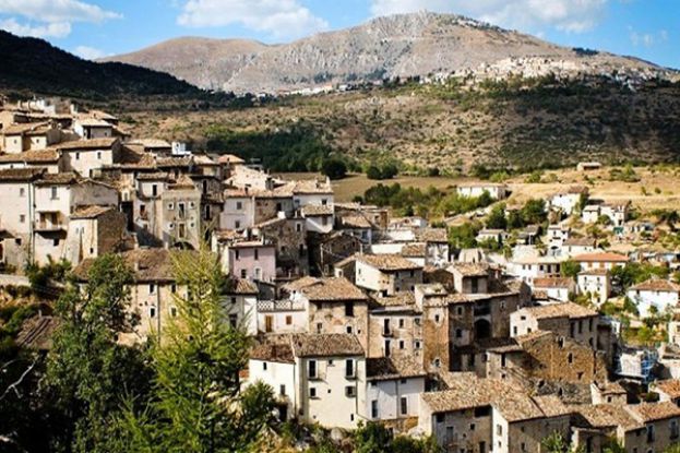 Carapelle Calvisio, Piccolo Paesino