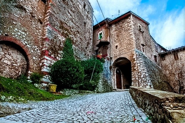 Rocca di Botte, Centro Storico