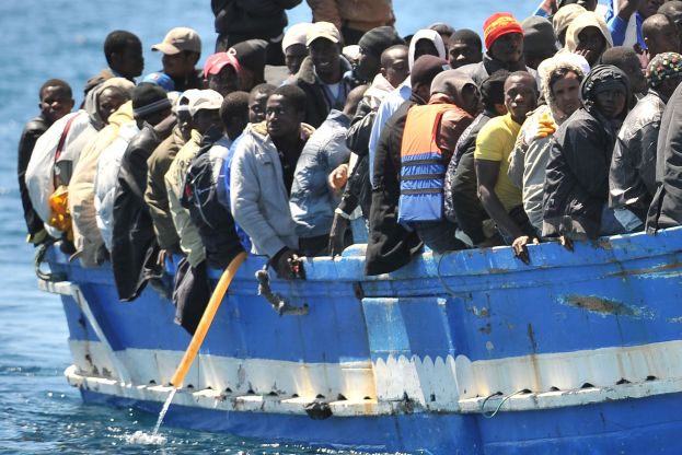 MIGRANTI,LE TESI "BUONISTE" NON REGGONO PIU':QUADRUPLICATI GLI ARRIVI DAL 2014