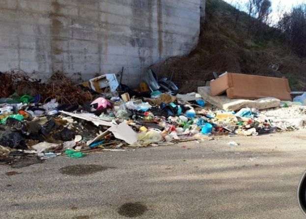 TORPORE A CARSOLI, SPARITE LE GIORNATE ECOLOGICHE MA PROSEGUONO GLI SCEMPI AMBIENTALI