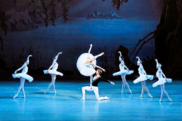 Swan-Lake-Ballet-Mariinsky-II-St-Petersburg-Russia