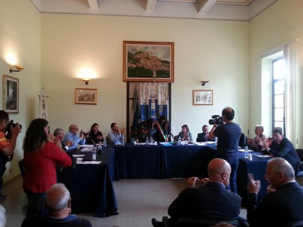 PRIMO CONSIGLIO COMUNALE DELL'AMMINISTRAZIONE NAZZARRO:LA "CRONISTORIA" DI SANDRO PROIA