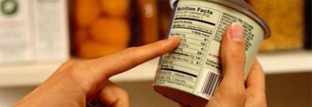 LA META' DEGLI ITALIANI MANGIA CIBO SCADUTO:LA COLPA E' DELLE ETICHETTE POCO CHIARE