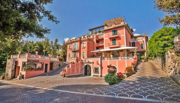 Castel Gandolfo, Hotel-Ristorante Castel Vecchio
