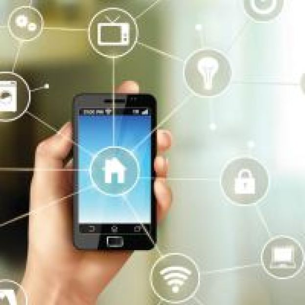 SNOWDEN:"COSI' L'INTELLIGENCE SPIA I VOSTRI SMARTPHONE"