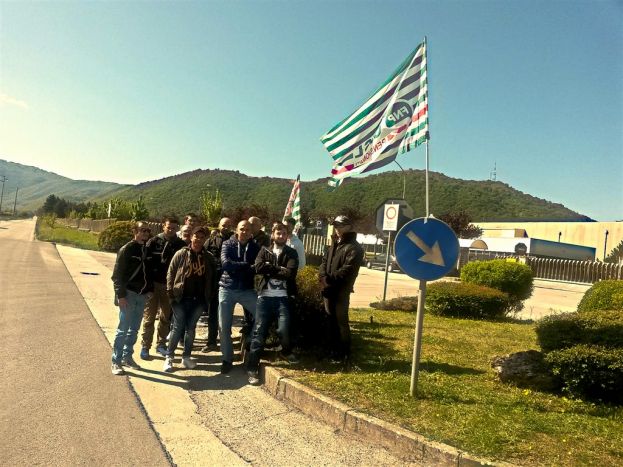 ORICOLA, DIPENDENTI DELLA LOGINET IN SCIOPERO NEI PRESSI DELLO STABILIMENTO DELLA COCA-COLA