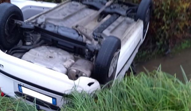 Auto Ribaltata