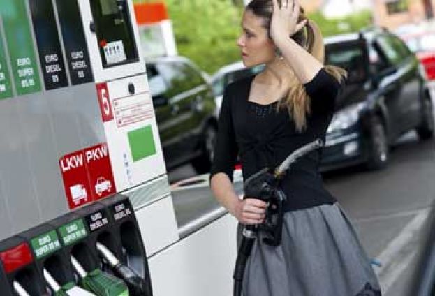 NON PAGA IL PIENO DI BENZINA:GIUDICE LA ASSOLVE