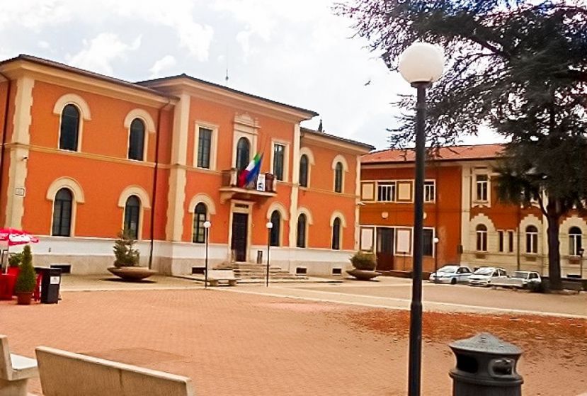 Carsoli, Comune