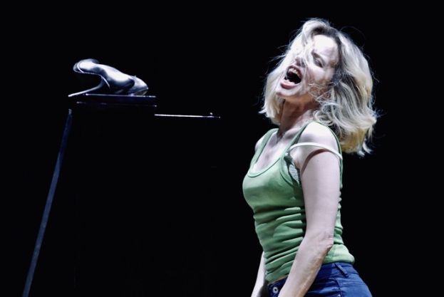 occhi-verdi-come-i-miei-lucio-fiorentino-documentary-theater-arts-culture-italy-latella-2022-4