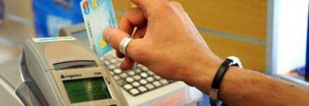 MANOVRA,STOP AI CONTANTI:SI POTRANNO PAGARE COL BANCOMAT ANCHE IL GIORNALE E IL CAFFE'