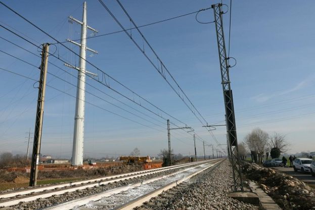 ROSETO DEGLI ABRUZZI - RAGAZZA DI 31 ANNI MUORE INVESTITA DA UN TRENO MERCI