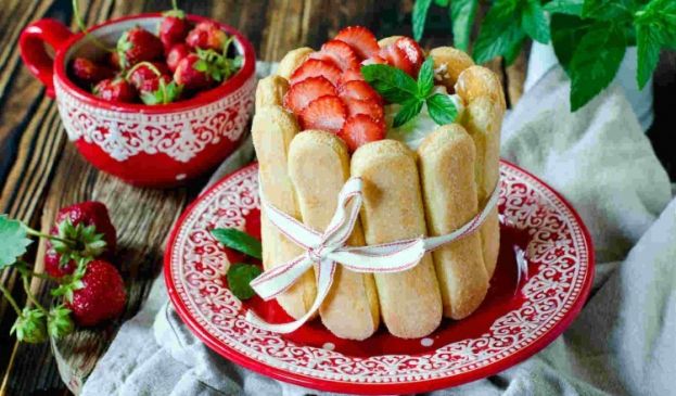 CHARLOTTE DI RICOTTA PER FESTEGGIARE LA FESTA DELLA MAMMA
