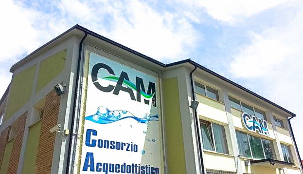 Cam