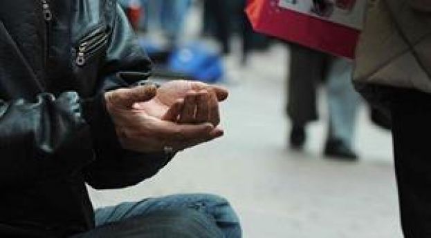ITALIA,PAESE PESANTEMENTE IMPOVERITO:OLTRE 4 MILIONI IN POVERTA' ASSOLUTA