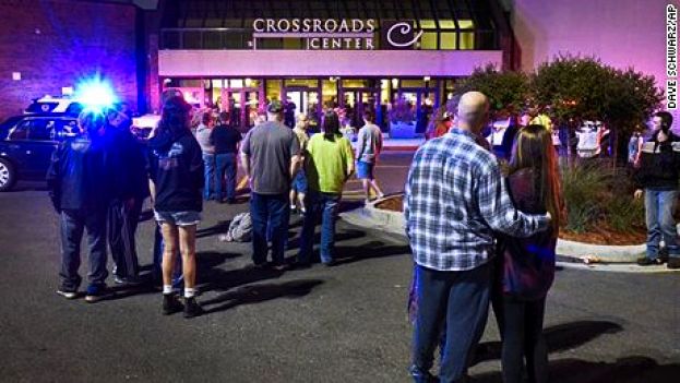 MINNESOTA, UOMO ARMATO DI COLTELLO FERISCE 8 PERSONE E VIENE UCCISO DALLA POLIZIA. L'IS RIVENDICA