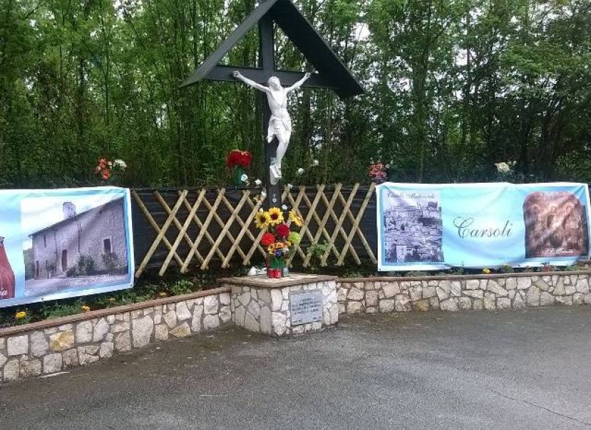 CARSOLI, DONNA VOLONTARIA RIQUALIFICA AREA URBANA ALLE PORTE DEL PAESE