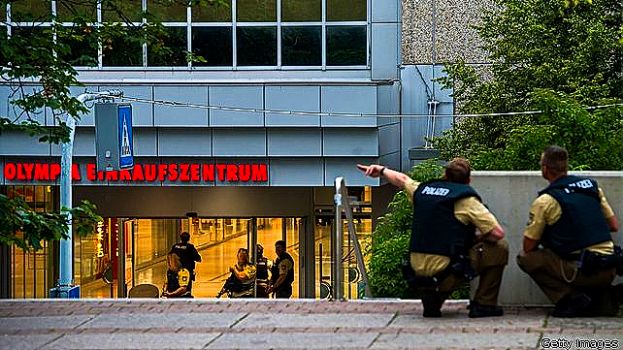 MONACO, SPARI IN UN CENTRO COMMERCIALE: MOLTI MORTI. TRE KILLER IN FUGA(VIDEO)