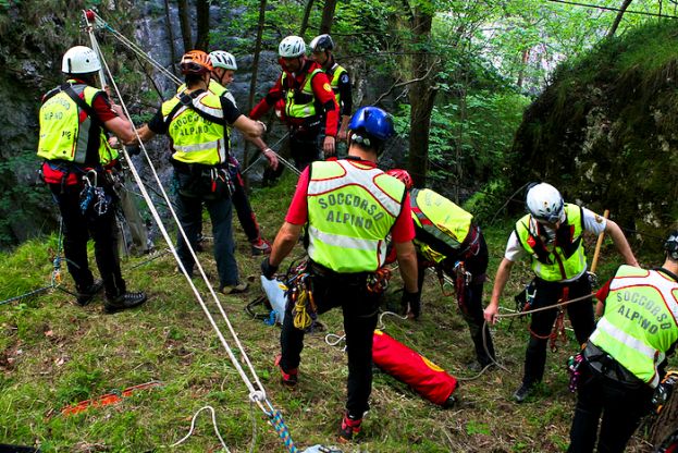POGGIO CINOLFO, FAMIGLIA ROMANA SI PERDE SULLE MONTAGNE: RITROVATI DOPO SETTE ORE A TUFO DI CARSOLI