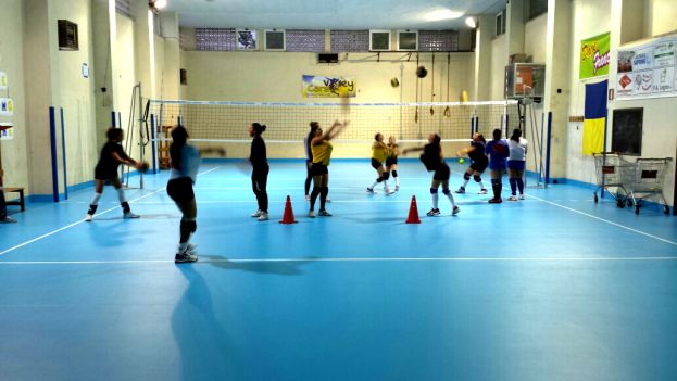 VITTORIA IN CASA DELLE RAGAZZE DEL VOLLEY CARSOLI CHE SCONFIGGONO 4 A 0 IL TORRIONE DELL'AQUILA(FOTO)