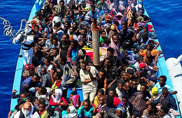 MIGRANTI, LA RETE DEI TRAFFICANTI: " CHI NON PAGA UCCISO PER GLI ORGANI"