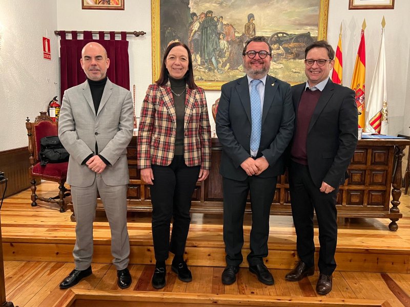 da sinistra Luis Encarnacao, vicepresidente RECEVIN e presidente dell'associazione portoghese AMOV, Rosa Melchor vicepresidente RECEVIN, past president RECEVIN e presidente dell'associazione spagnola ACEVIN, Angelo Radica e Paul Fabre vicepresidente RECEVIN e presidente dell'associazione francese ANEV.