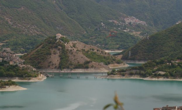 LAGO DEL TURANO:"GLI EXTRATERRESTRI SONO TRA NOI"