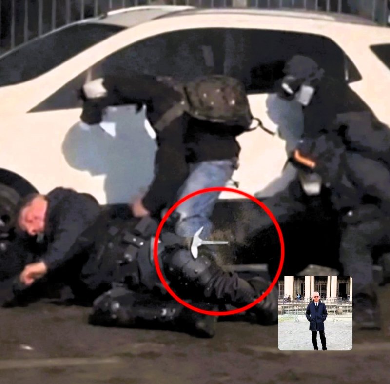 Poliziotto pestato a Torino