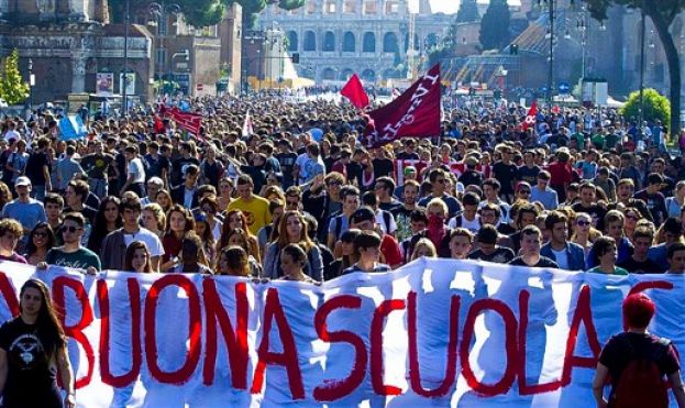 FIRME CONTRO LA BUONA SCUOLA: 530MILA CHIEDONO IL REFERENDUM, I 4 PUNTI DA ABROGARE