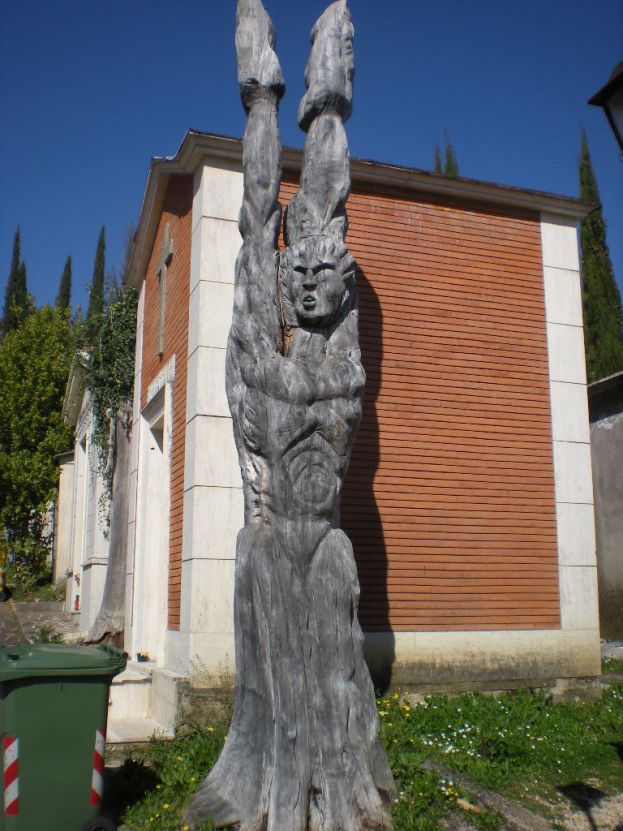 ARSOLI,COSTITUITO IL COMITATO CITTADINO PER IL COMPLETAMENTO DELLE SCULTURE LIGNEE PRESSO IL CIMITERO(FOTO)