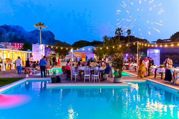 Matrimonio in piscina
