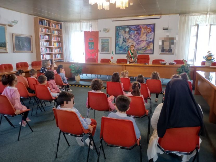scuola Infanzia sala consiliare