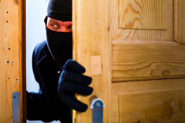 ESTATE: COME DIFENDERSI DAI LADRI IN 10 MOSSE