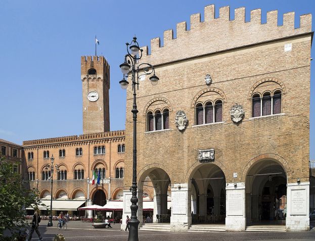 Palazzo dei Trecento e palazzo del Podestà, sedi del libero Comune di Treviso del XIII secolo.