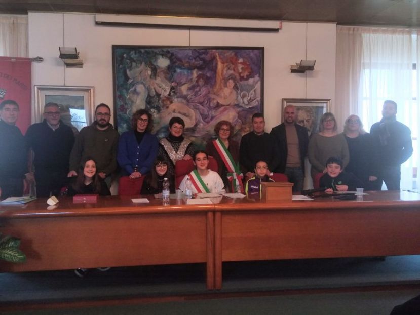 Consiglio Comunale dei Ragazzi, baby sindaca e giunta baby con Consiglio comunale luchese