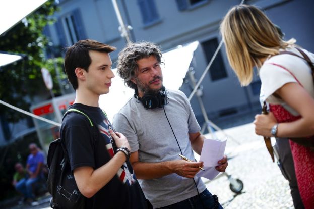 Hanno ucciso l uomo ragno_Sydney Sibilia_Backstage_ph.courtesy by SKY Italia_Movie To Music_Teatro Palladium 2024-2025