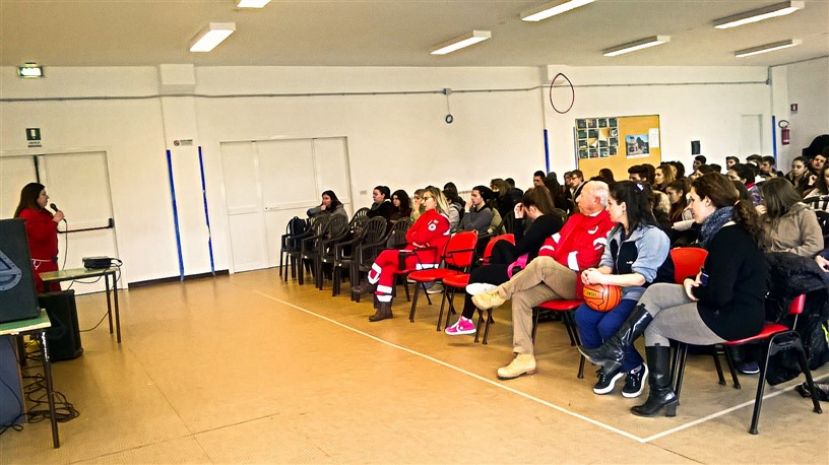 COMUNE DI CARSOLI,SCUOLA E CROCE ROSSA INSIEME PER LA DEFIBRILLAZIONE