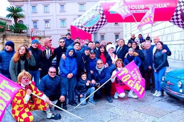 Parata del Circo di Lidia Togni insieme al Sindaco di Palermo Leoluca Orlando