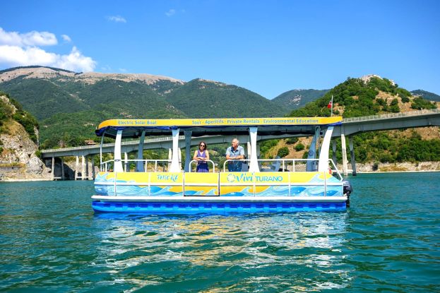 BATTELLO AD ENERGIA SOLARE – THIORA –