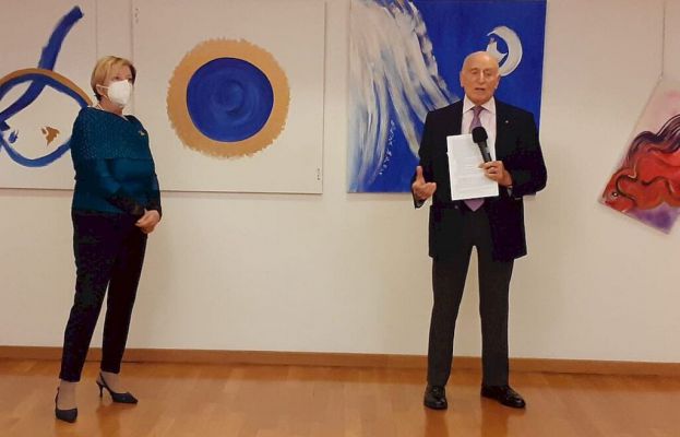 Eugenia Serafini e l’Ambasciatore Umberto Vattani.