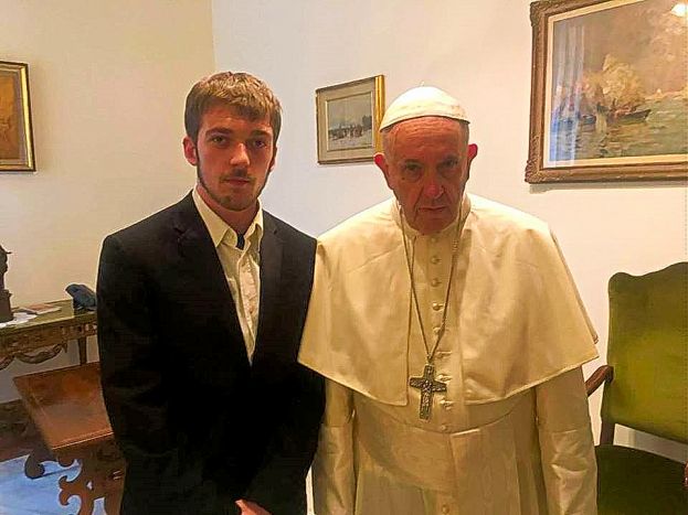 Papa Bergoglio con il padre di Alfie