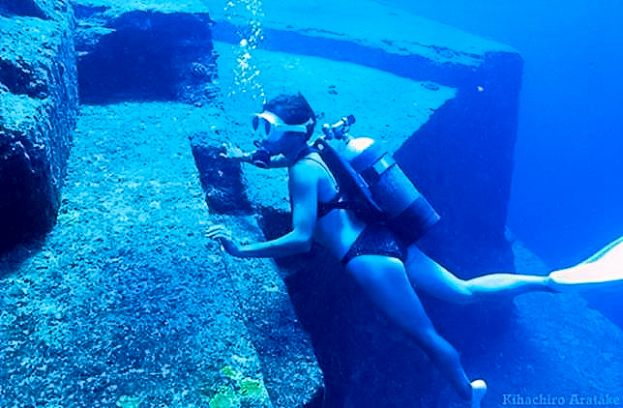 L'ARTE DELLA SCOPERTA: LA PIRAMIDE SOMMERSA DI YONAGUNI
